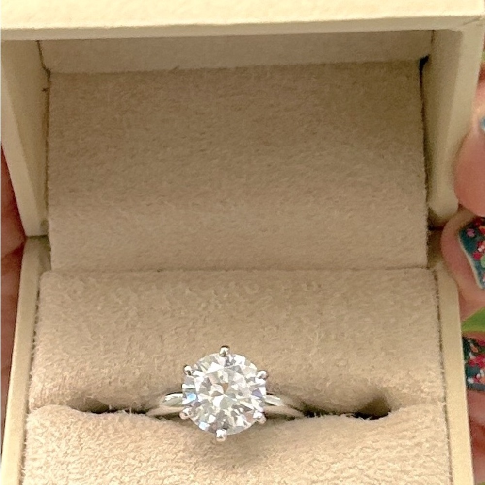 Beautiful round CZ 925 sterling silver ring